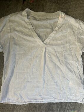 GAP V-Neck White Top